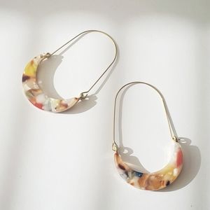 Loop multicolored resin/acrylic statement earrings
